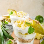 Verrines d'ananas et de biscuits