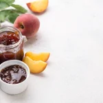 Pot de confiture de pêches