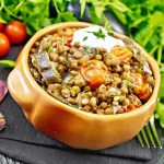 Bol de lentilles à l'aubergine