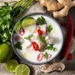 Soupe Tom Kha Kai thaïlandaise