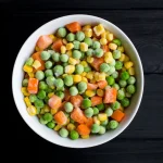 Bol de petits pois carotte