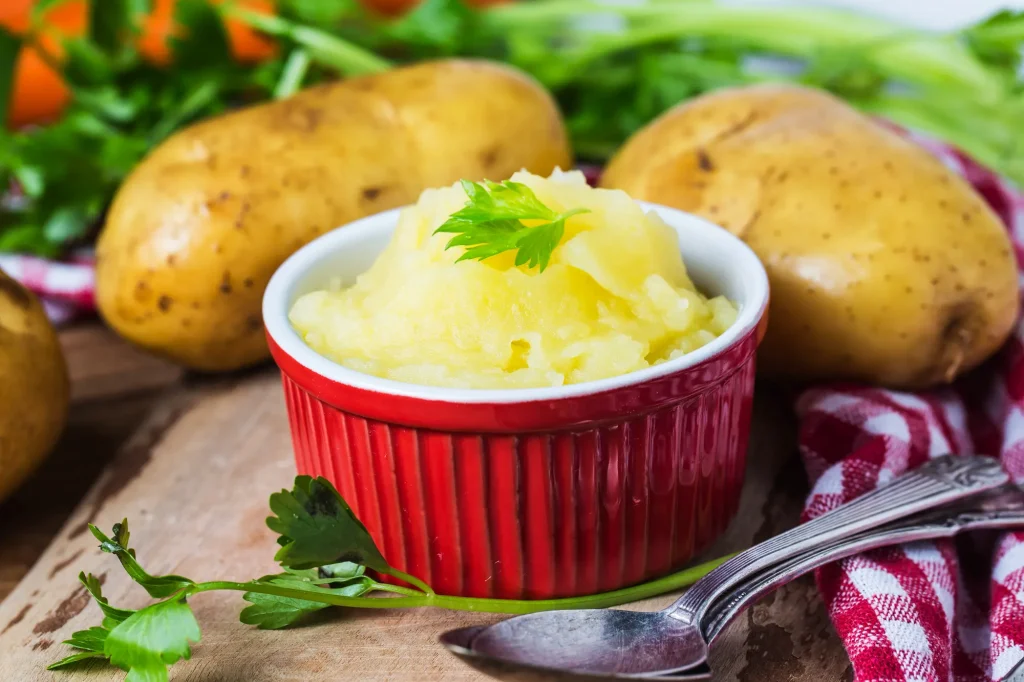 Petit bol de purée de pommes de terre