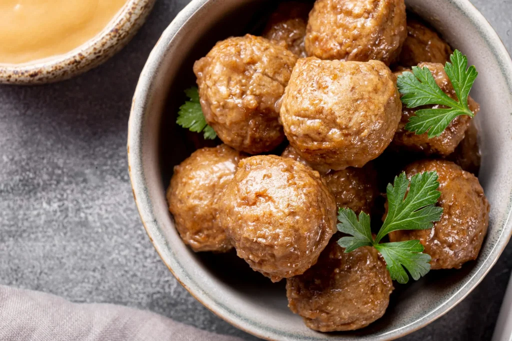 Assiette de boulettes de boeuf sans sauce tomate