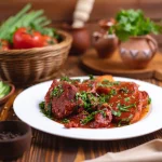 Assiette de boeuf en sauce