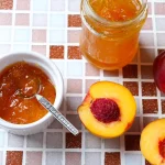 Pot de compote de nectarine