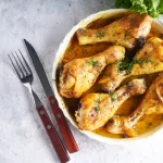 Assiette de cuisses de poulet au curry