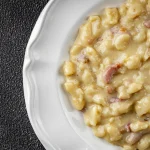 Assiette de gnocchi aux lardons