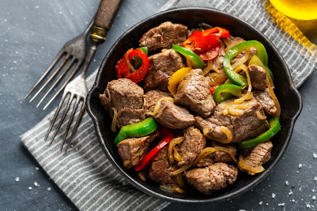 Assiette de boeuf aux poivrons