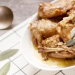 Assiette de lapin à la crème d'ail