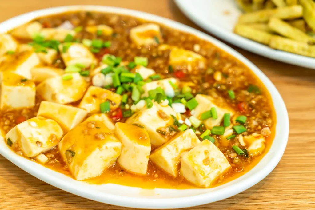 Assiette de curry de tofu