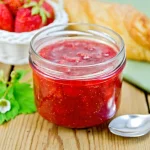 Pot de compote de fraises