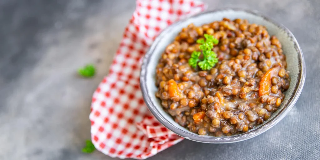 Assiette de lentilles à la bourguignonne