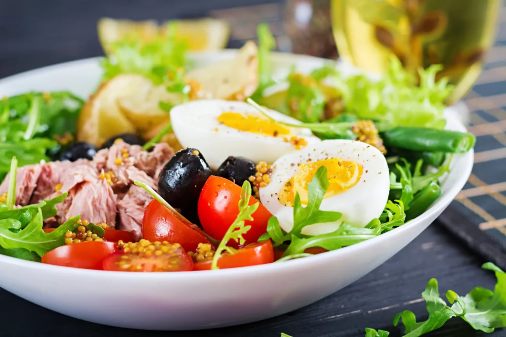 Assiette de salade d'oeufs