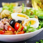 Assiette de salade d'oeufs