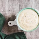 Bol de la sauce béarnaise