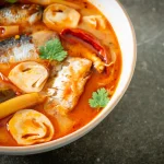Bol de fricassée de poissons