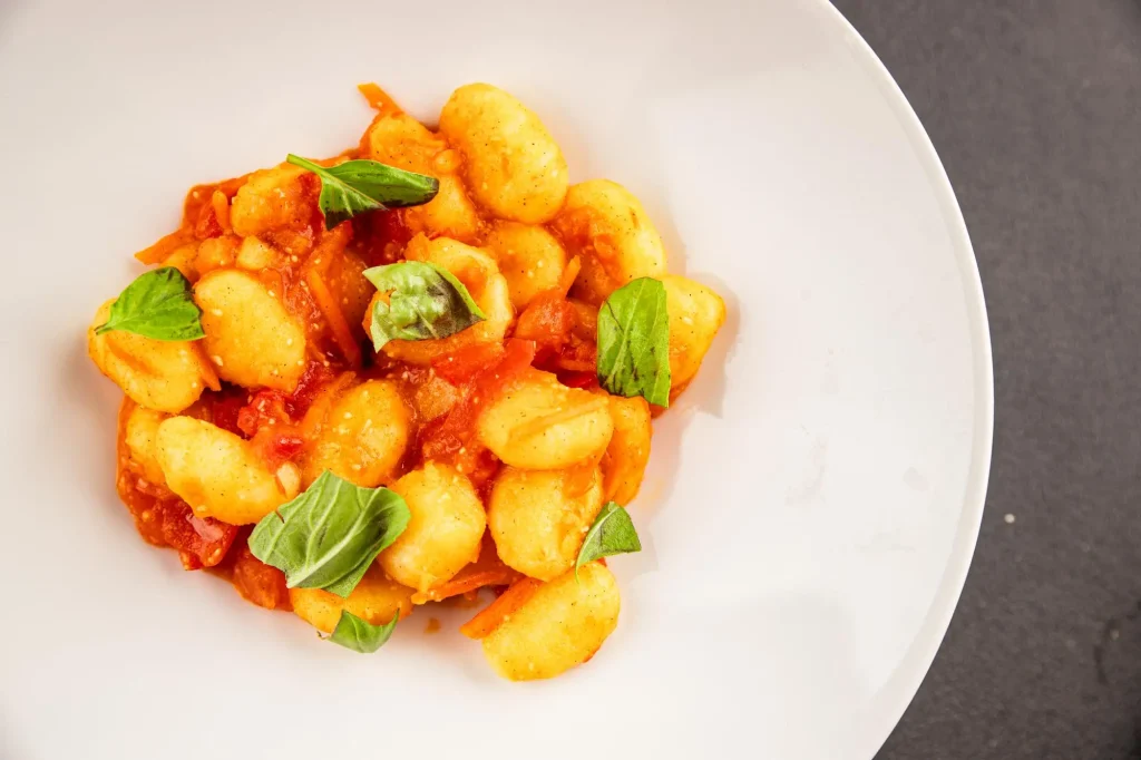 Assiette de gnocchis au curry