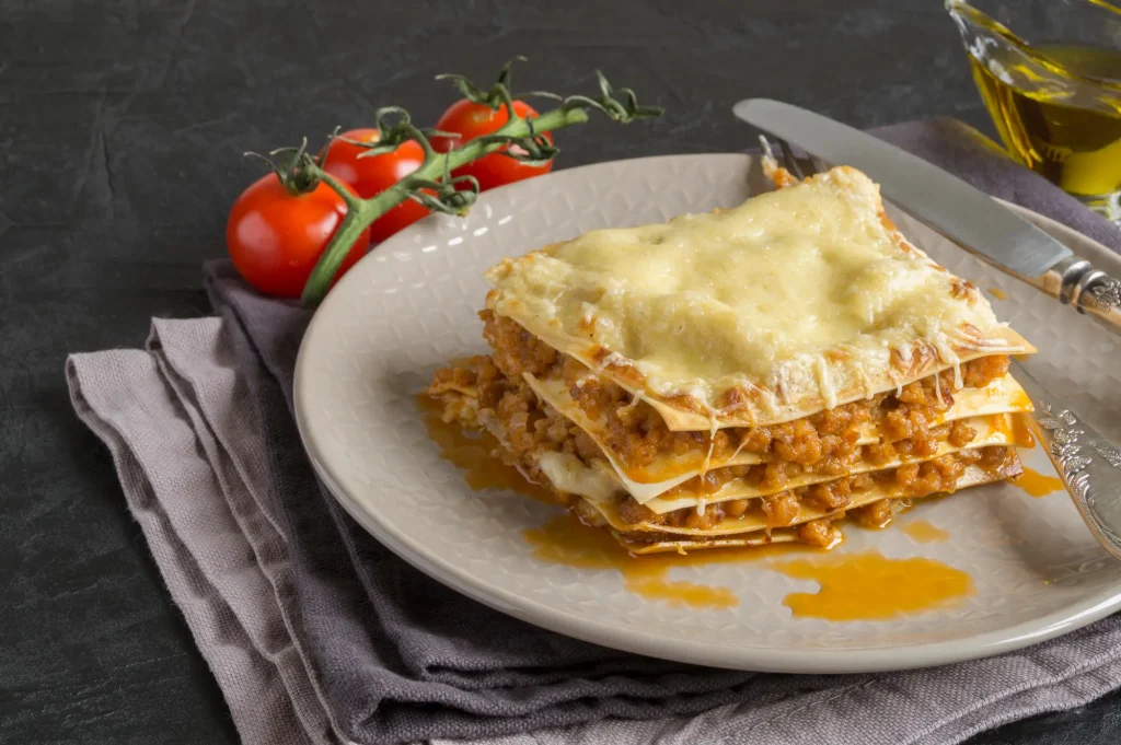 Part de lasagnes aux 3 fromages