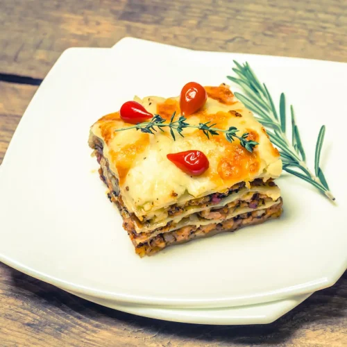 Part de lasagnes végétariennes